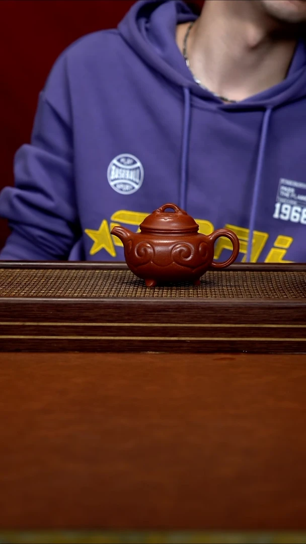 茶壶紫砂LY    红降坡    三足如意     160cc  全手工
