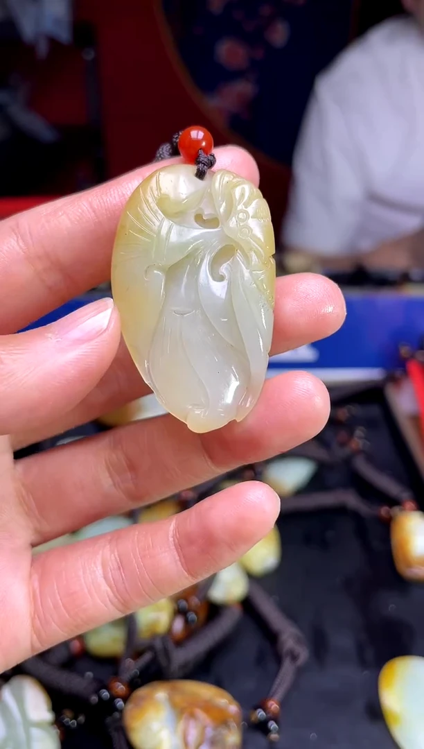 和田玉未镶嵌颈饰1