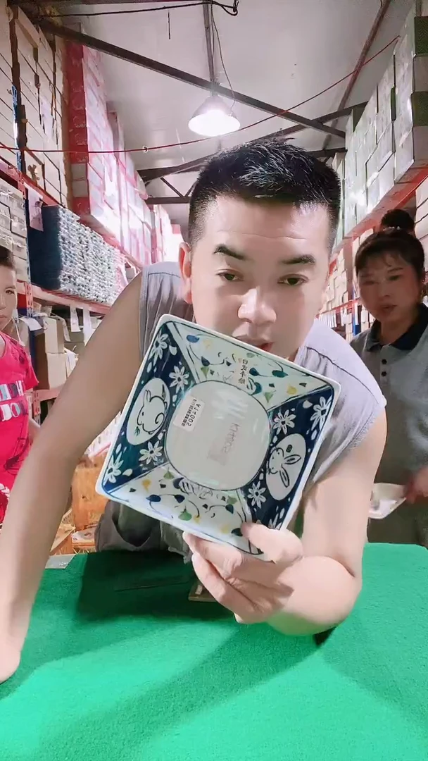 瓷片碗碟好物一件不留@@1