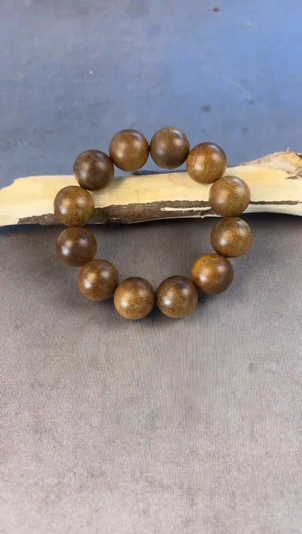 沉香沉香碎屑+芽庄白奇20圆珠单圈沉67克+多样性发一