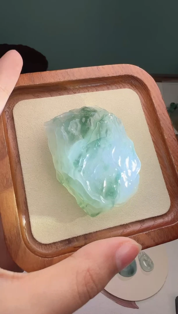 定制翡翠未镶嵌冰胶飘绿花料