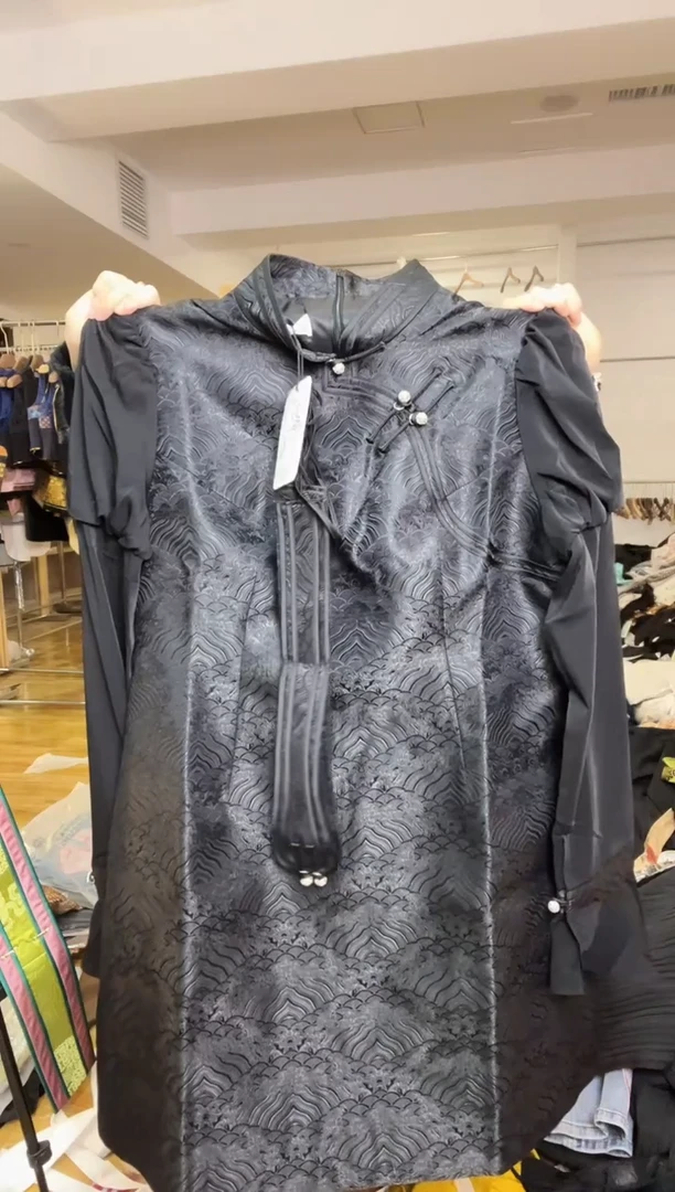 连衣裙       2XL码    130-140斤