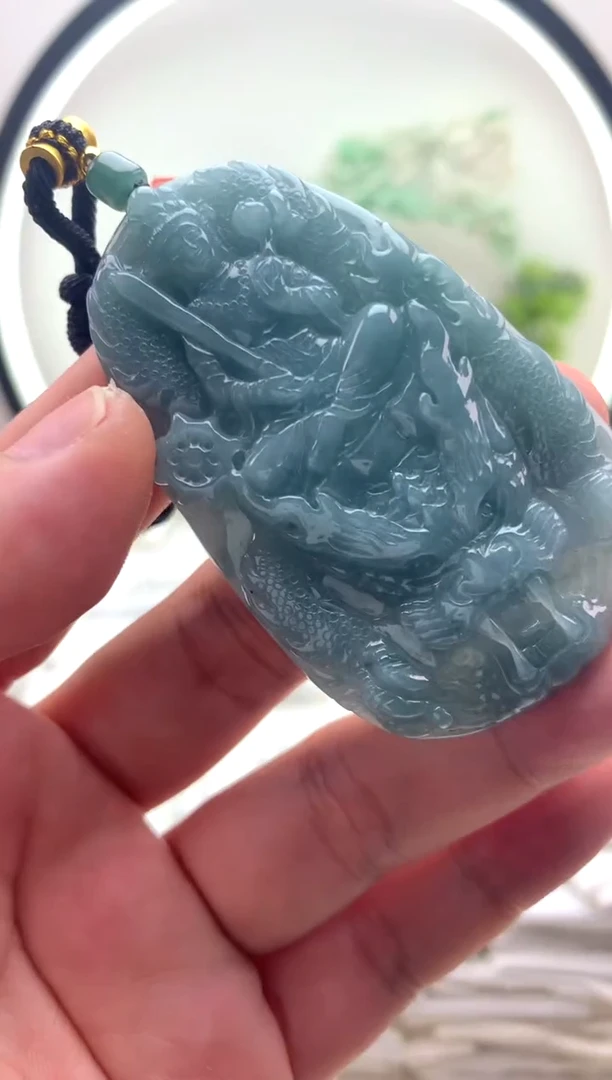 颈饰未镶嵌翡翠虚空藏