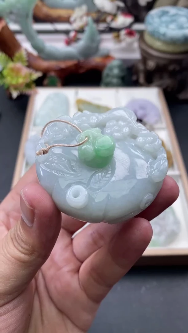 翡翠未镶嵌颈饰天然缅甸A货翡翠