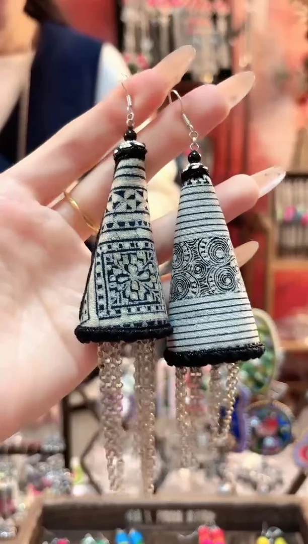 织绣云织谣民族风精美饰品   560