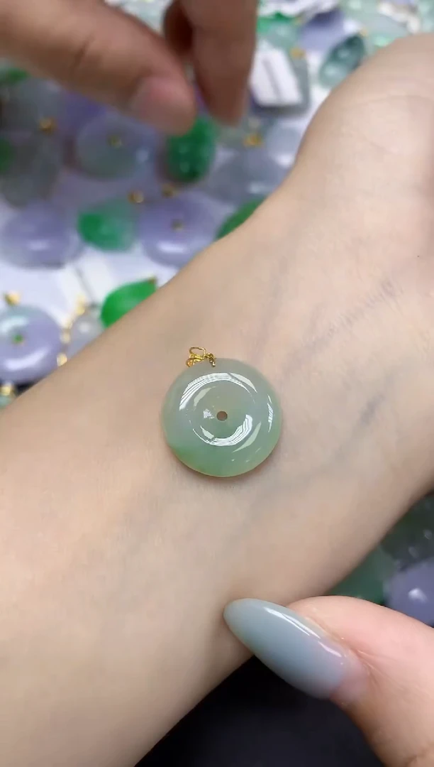 翡翠18K金镶嵌颈饰天然缅甸翡翠A货