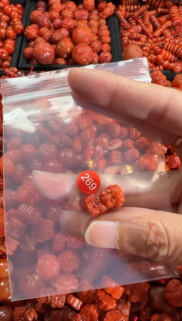 【闪购商品】南红玛瑙颈饰未镶嵌2