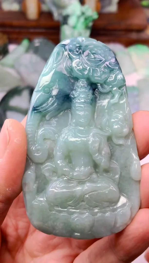 颈饰未镶嵌翡翠挂件