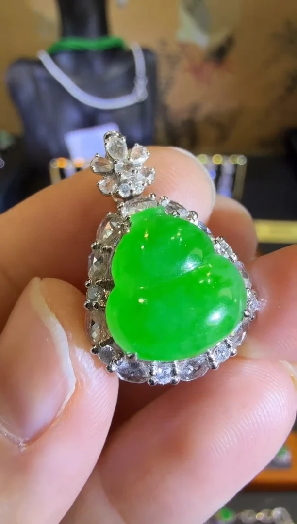 【闪购商品】翡翠戒指18K金镶嵌高冰正阳满绿葫芦戒指吊坠两用