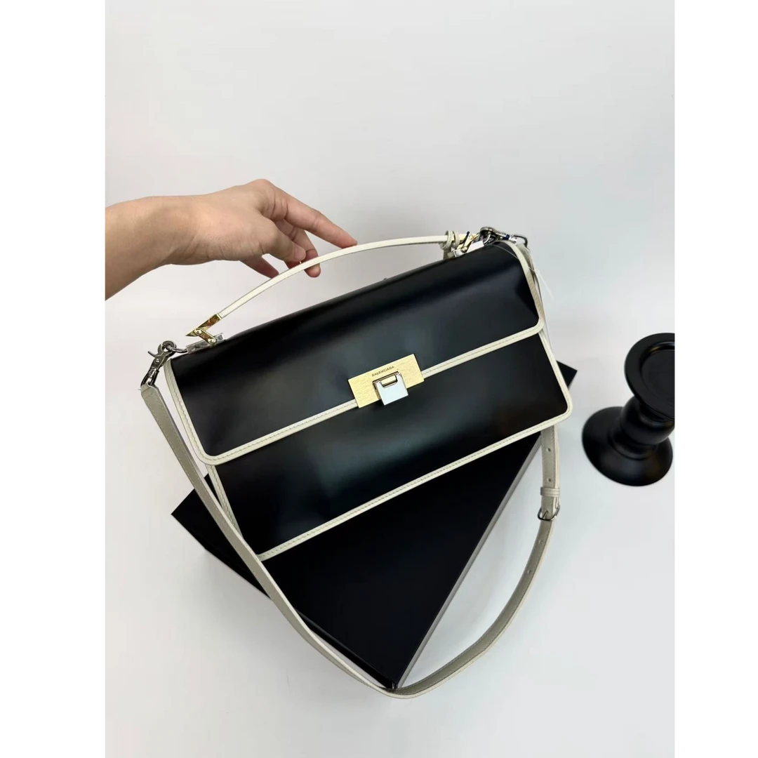 95新 Balenciaga/巴黎世家 【小考拉】巴黎世家 黑白拼色手提斜挎包
