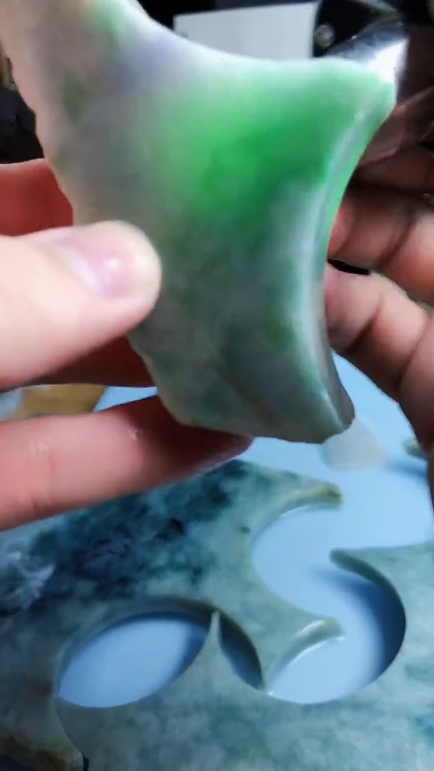 翡翠未镶嵌颈饰天然A货翡翠