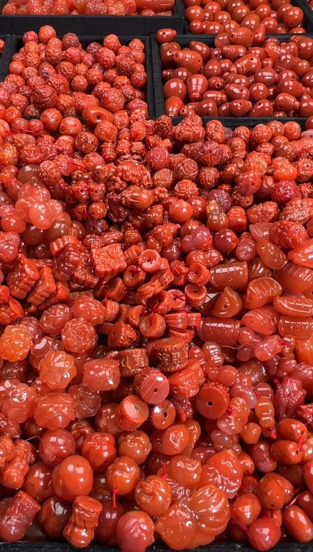 颈饰未镶嵌南红玛瑙1