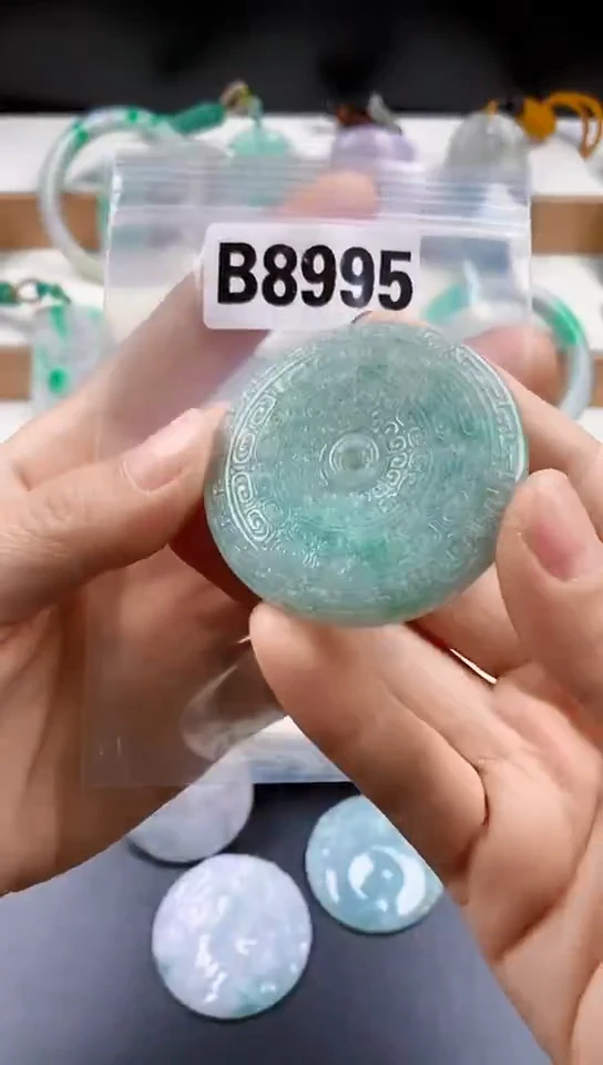 颈饰未镶嵌翡翠天然翡翠吊坠挂件