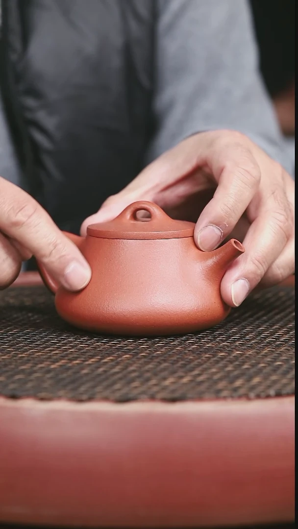 茶壶紫砂大红泥纳底曲瓢180CC