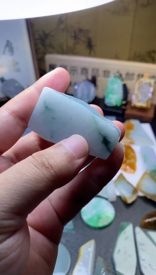未镶嵌定制翡翠果**咩包工
