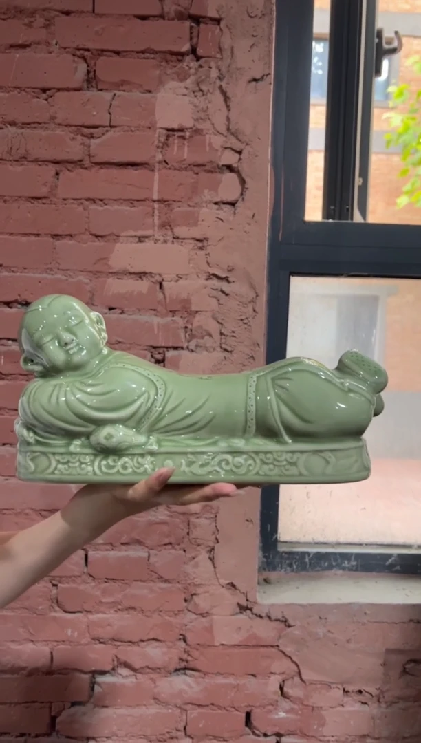 耀州窑青瓷娃娃枕头
