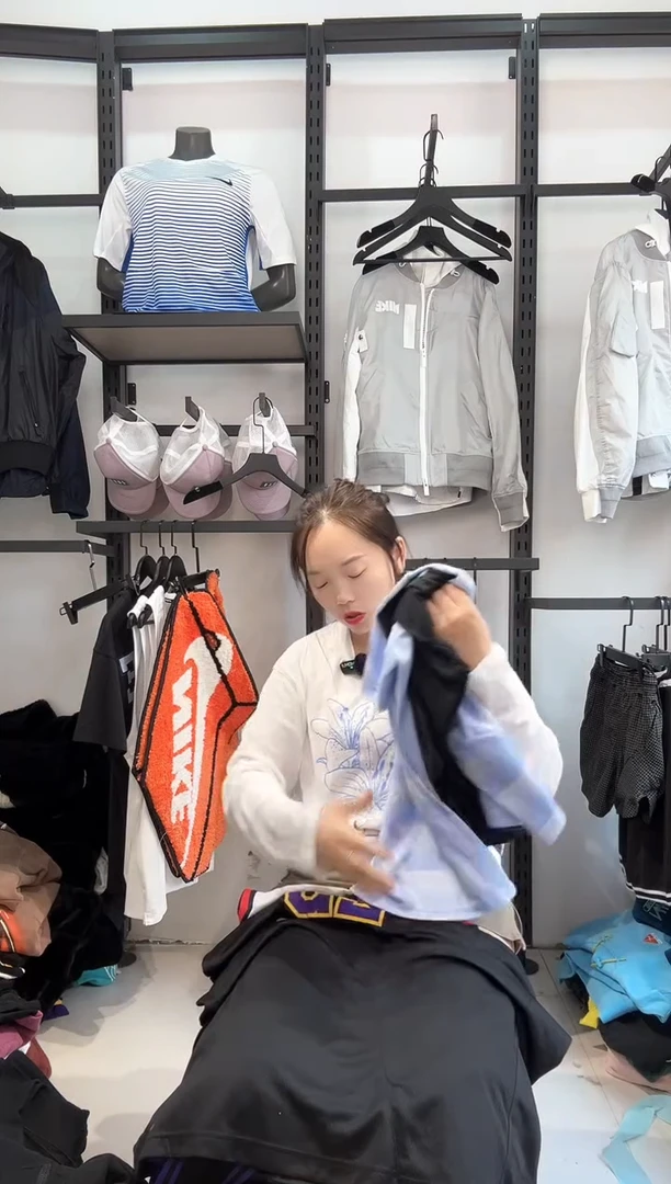 2367编码  瑕疵直播间过款为准 尺码S3
