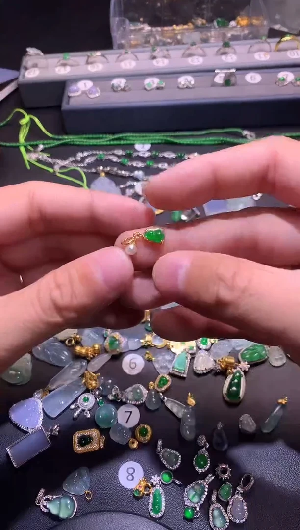 【闪购商品】翡翠吊坠(不含链)银S925镶嵌1