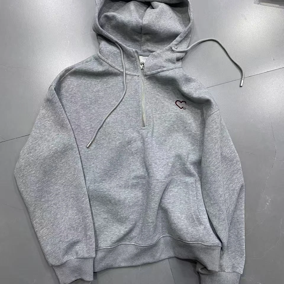 新品半拉链爱心卫衣