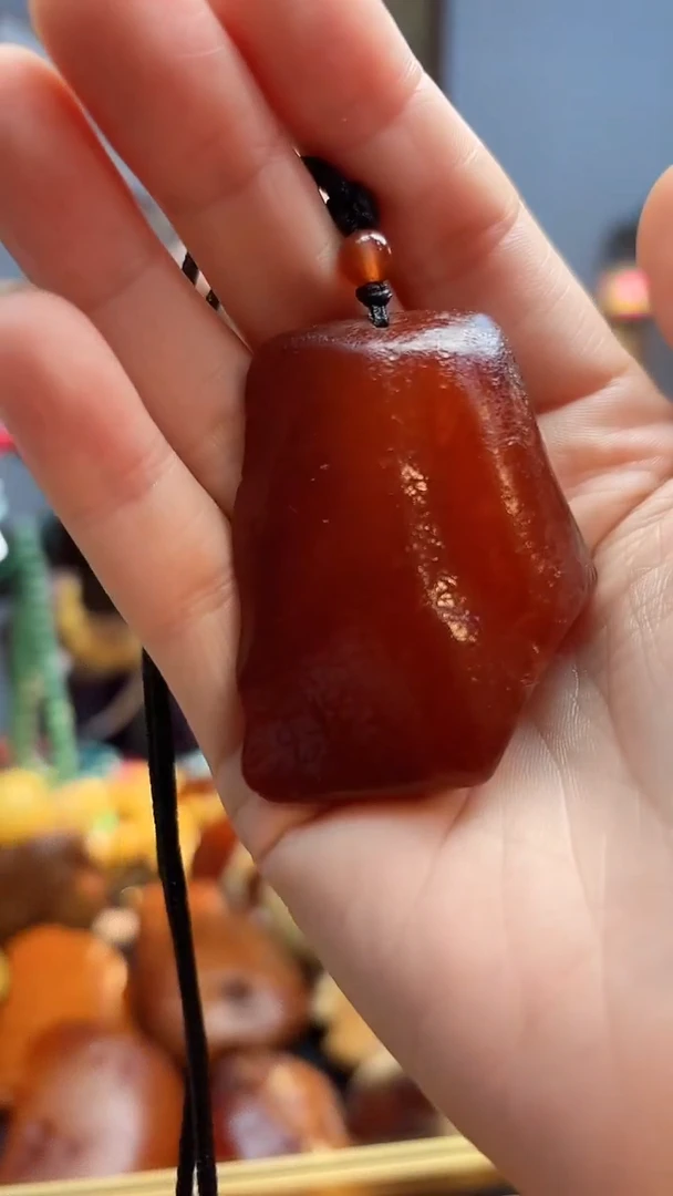 琥珀颈饰未镶嵌吊坠