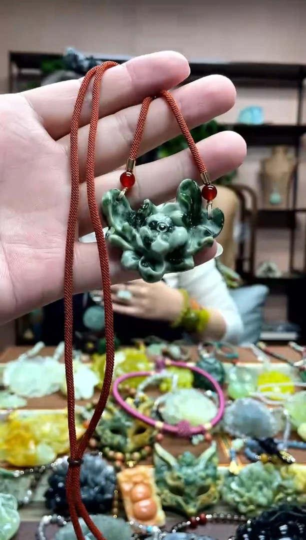 未镶嵌岫玉吊坠·1