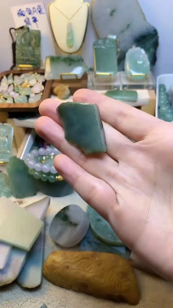 未镶嵌挂件翡翠华*豪 缅甸A货翡翠，没有运费险·