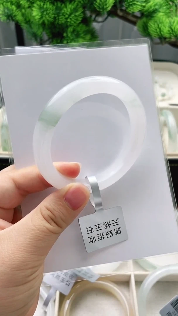 石英质玉手镯未镶嵌57