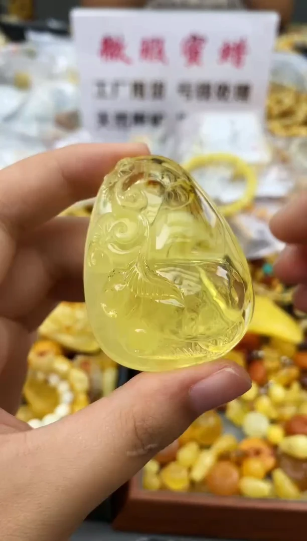 未镶嵌琥珀珠宝奇石244