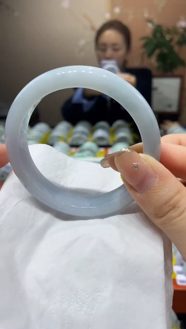 【闪购商品】翡翠手镯未镶嵌56.2圈口