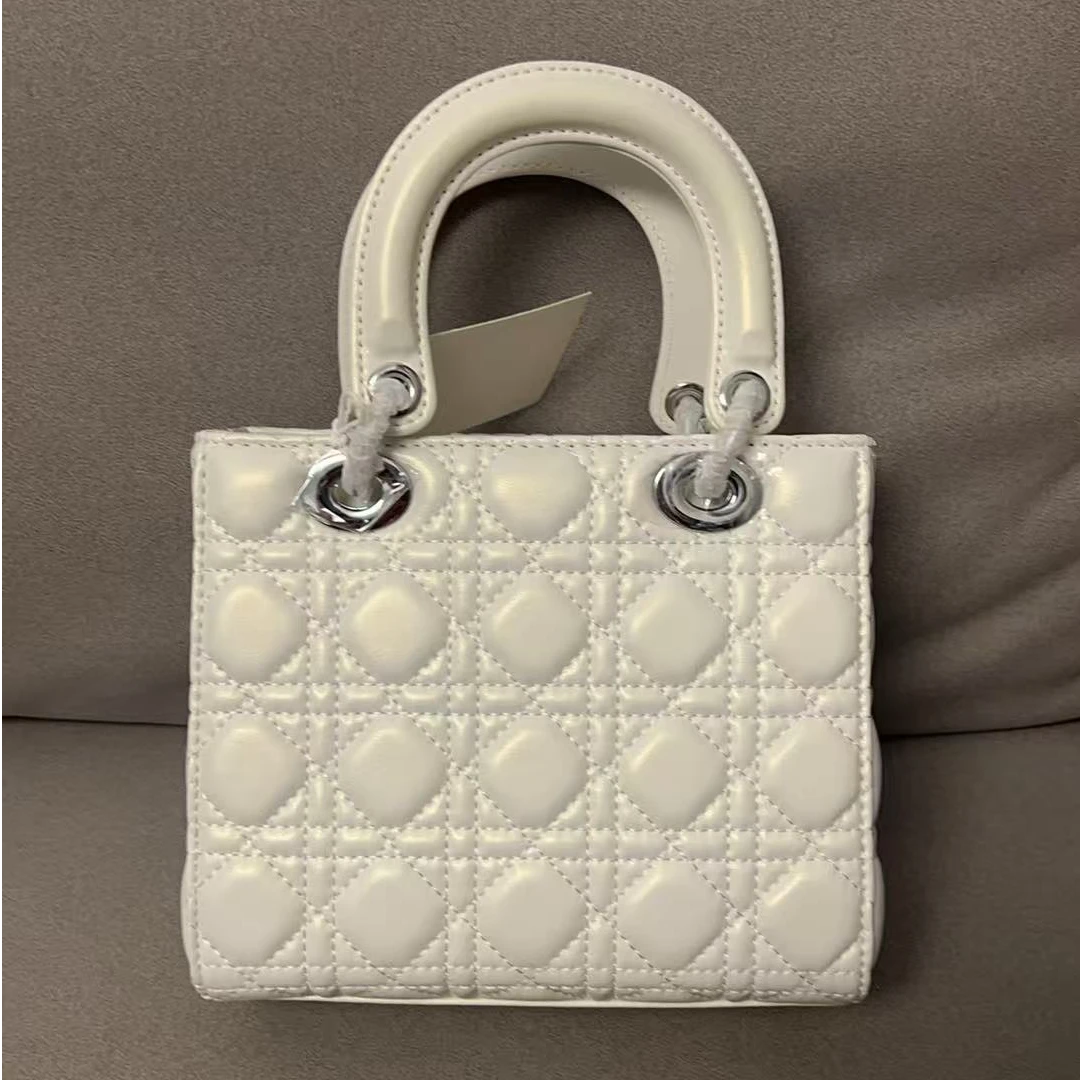 【A41】   新款经典 珠光白色四格-戴妃