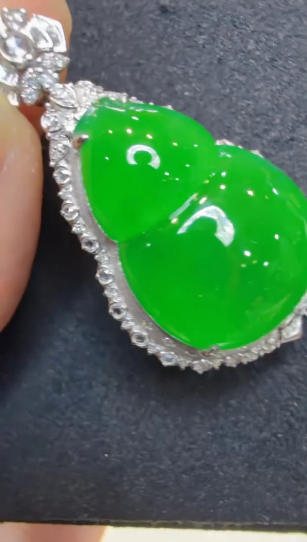 吊坠(不含链)18K金镶嵌翡翠多样性团购发一件