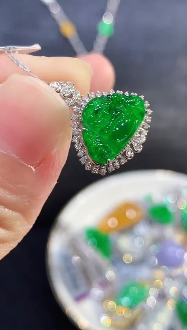 吊坠(不含链)18K金镶嵌翡翠L多样性发其一