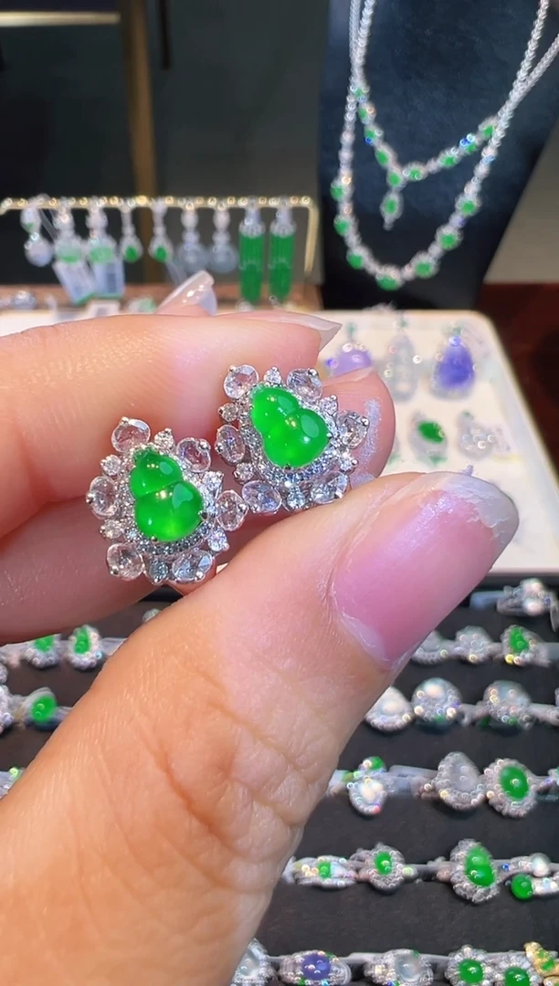 翡翠18K金镶嵌耳饰翡翠