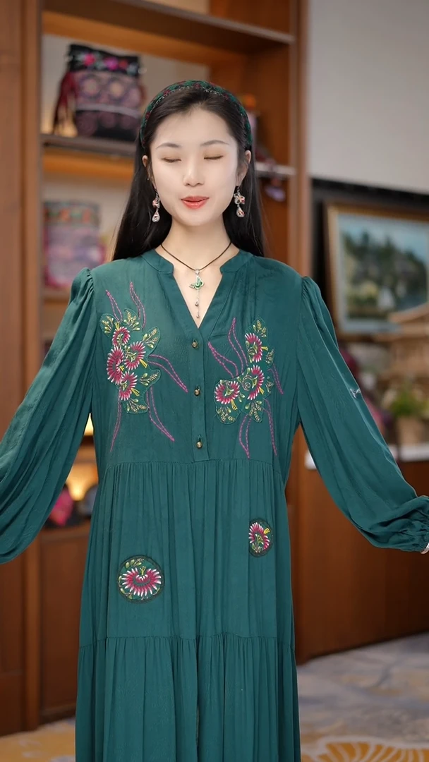 【闪购商品】刺绣黔东南苗族刺绣衣服A9957