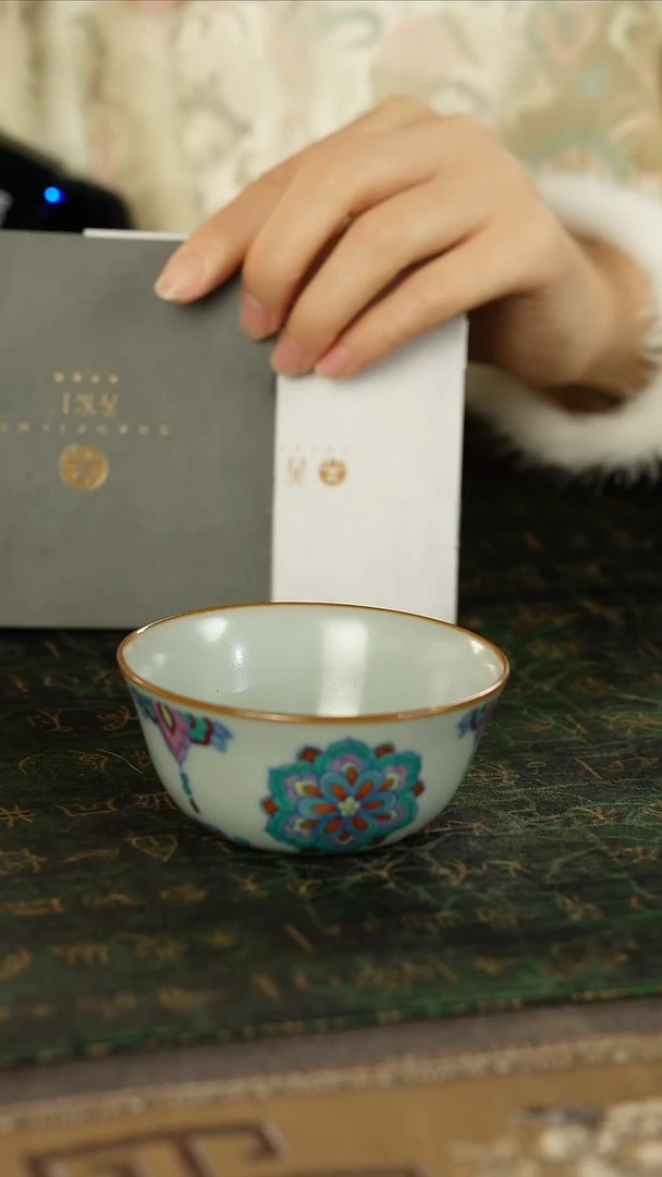 善窑厂汝窑斗彩宝相花鸡缸杯