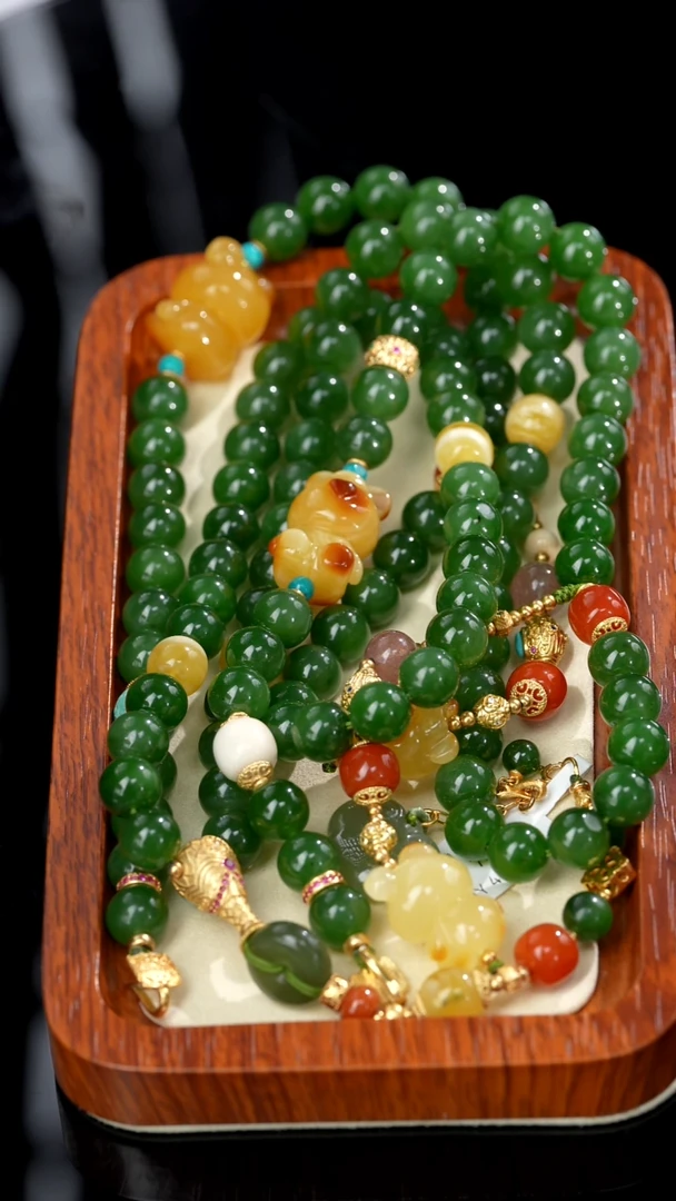 颈饰未镶嵌和田玉（碧玉）和田碧玉
