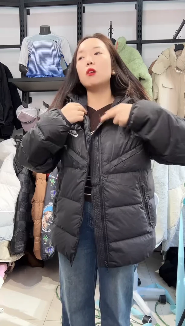 2311  闪购编码  运动卫衣裤以直播间过款为准 尺码  · L 175