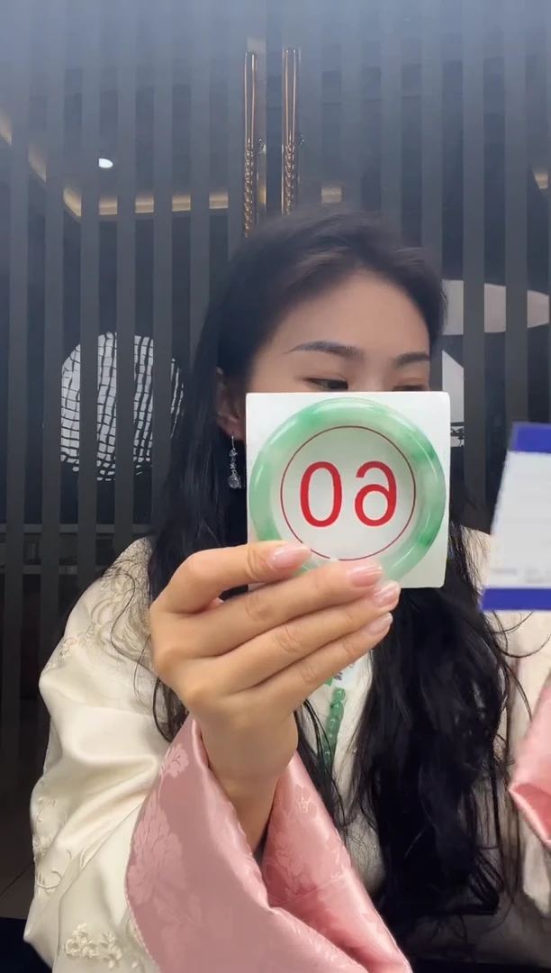 未镶嵌手镯石英质玉30
