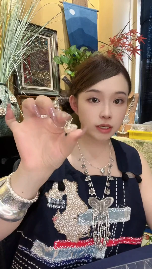 无925银I****.方糖耳钉