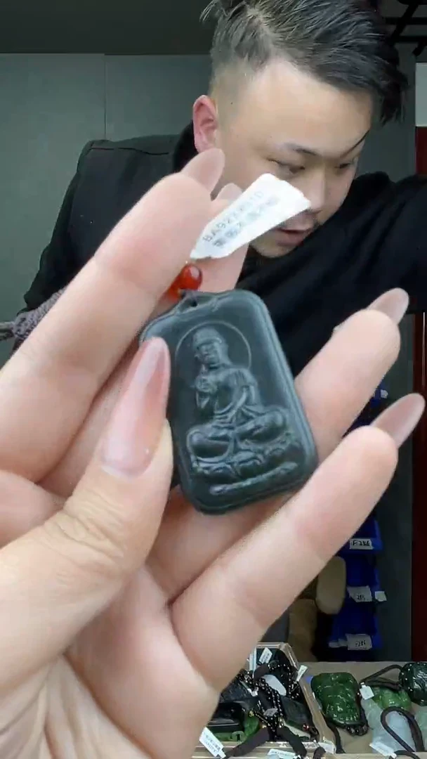 颈饰未镶嵌和田玉拍一发一，多样性发货！