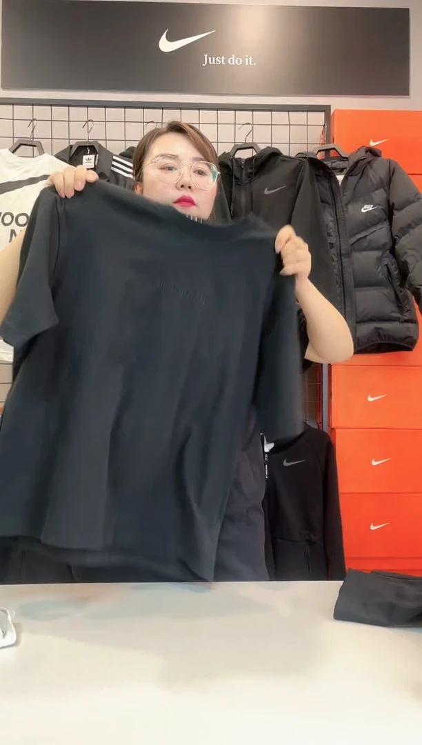 1970 黑色飞人短袖XXL码170斤-190斤