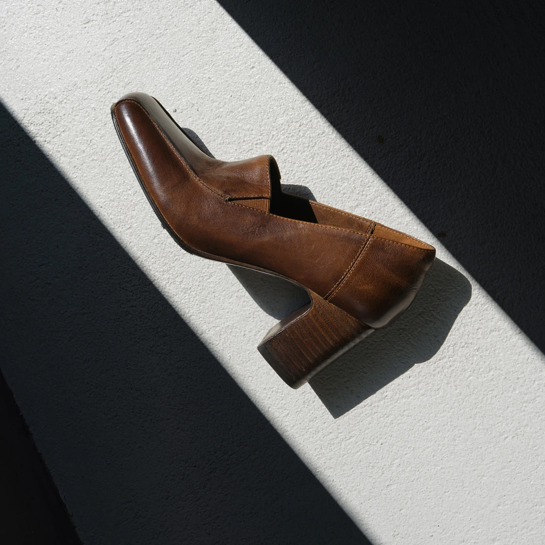 高档时尚舒适一脚蹬植糅棕色马皮女单鞋粗跟百搭方头奶奶鞋真皮底