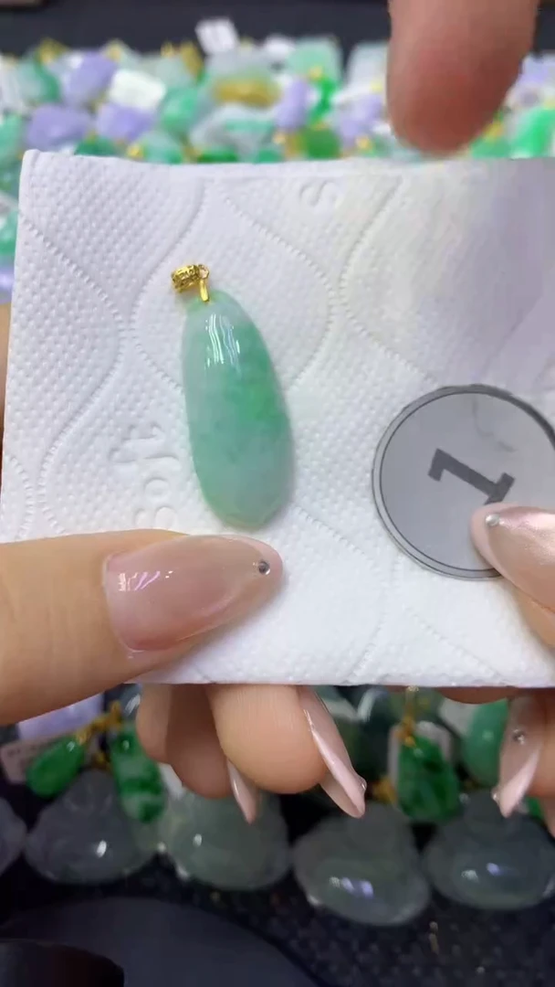 颈饰未镶嵌翡翠天然缅甸翡翠A货