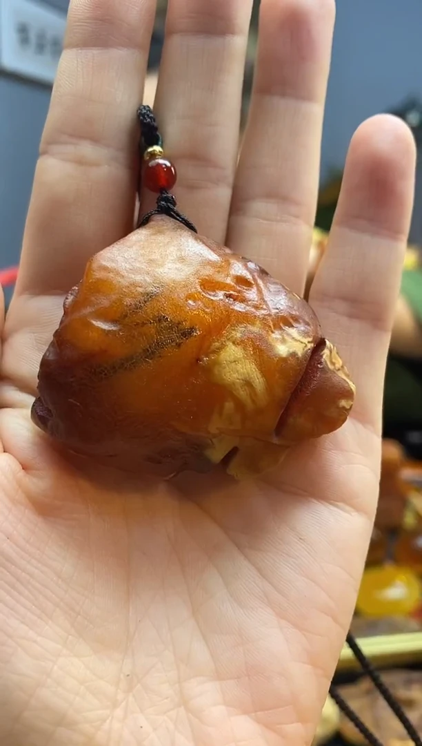 琥珀颈饰未镶嵌吊坠