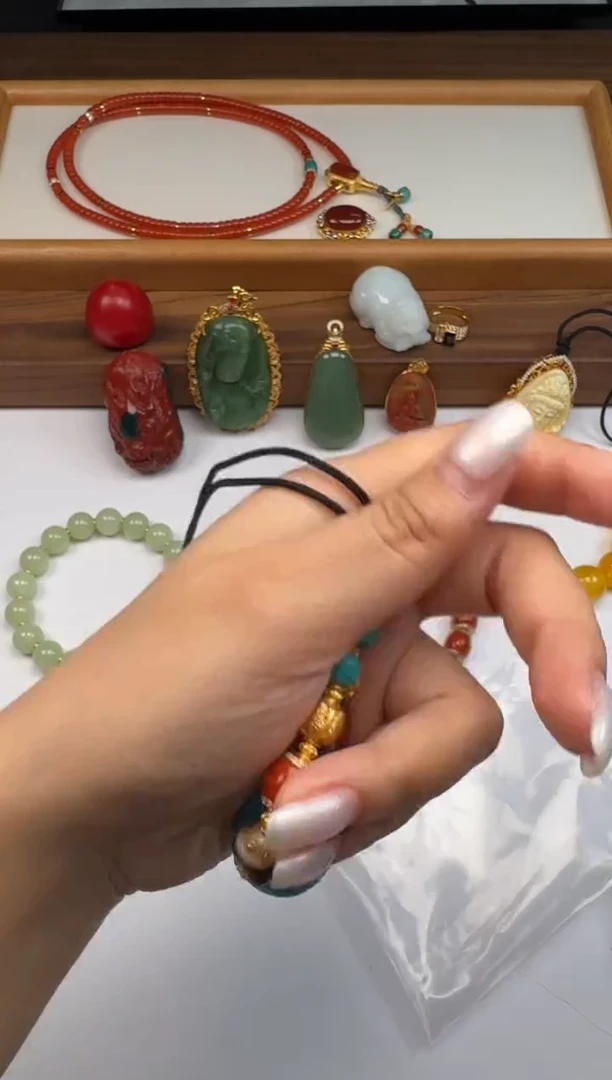 18K金镶嵌配饰配饰南红玛瑙春***～手串手串