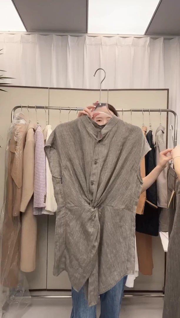 AUTI SEMINARI0品牌麻料上衣S码 待开价