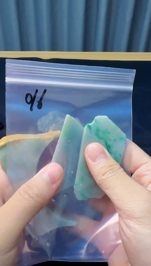 翡翠未镶嵌颈饰016天然缅甸A货翡翠