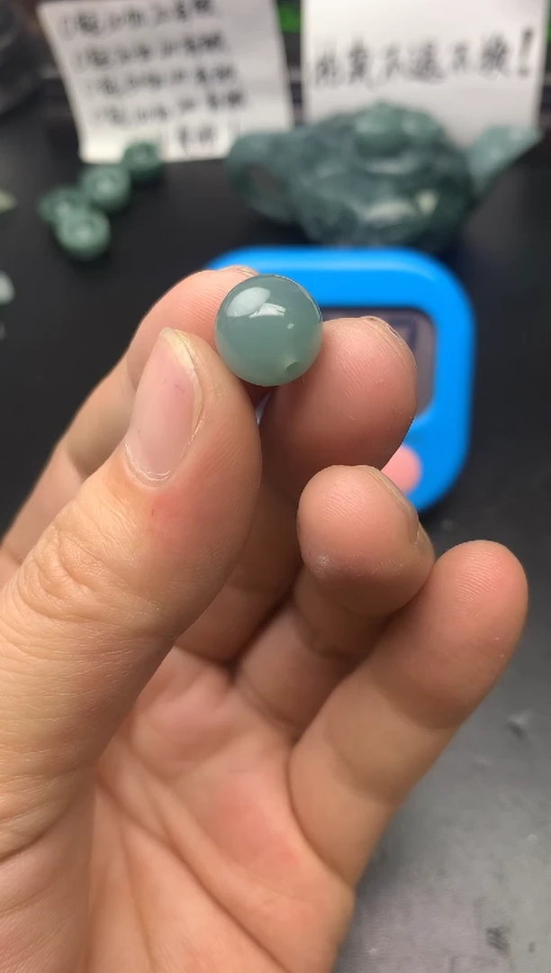 颈饰未镶嵌翡翠纳**纳珠子
