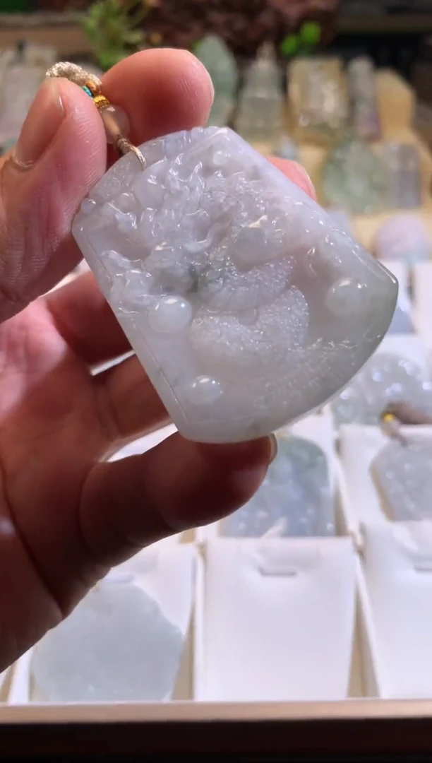 翡翠未镶嵌颈饰6/15/249