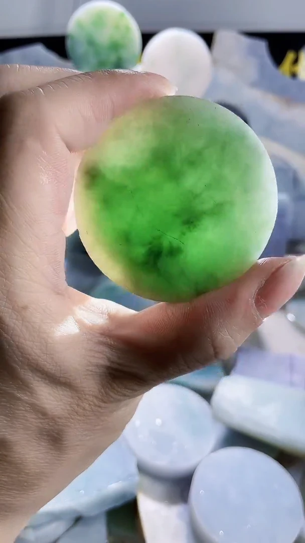 翡翠未镶嵌颈饰翡翠339